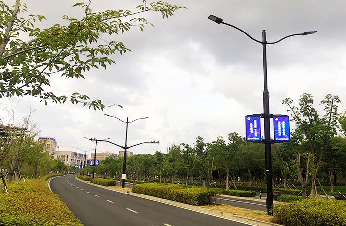 Protecting pole led screen from Rain: Ensuring Longevity and Performance