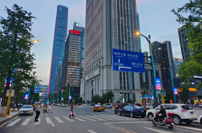 The Wide Application of Light Pole Screens