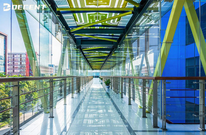 LED-advertising-screens-airport