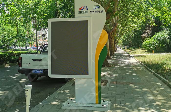 Smart Bus Stop LED Totem for smart city transportation communication